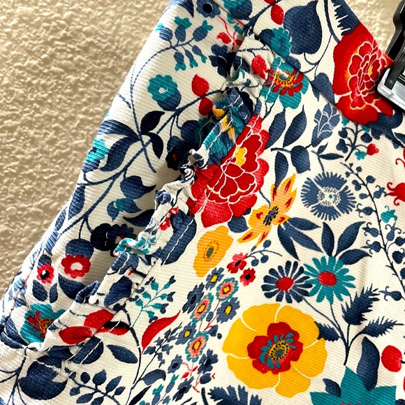 LOFT floral side zip Shorts. NEW w/o tags . - Picture 2 of 6